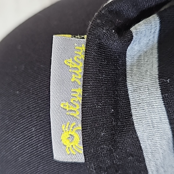 Itzy Ritzy Nursing Happens - Infinity Breastfeeding Scarf - Black & Gray Stripe - Picture 4 of 4